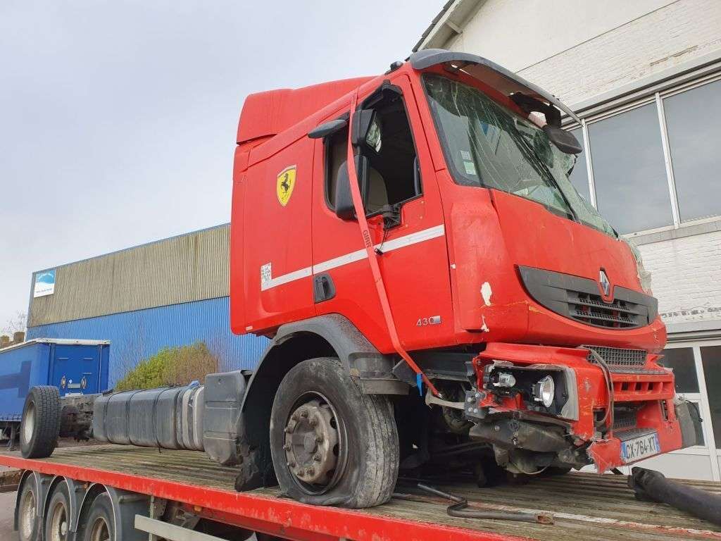Beschadigde RENAULT Premium 430 DXi chassis vrachtwagen - Photo 3