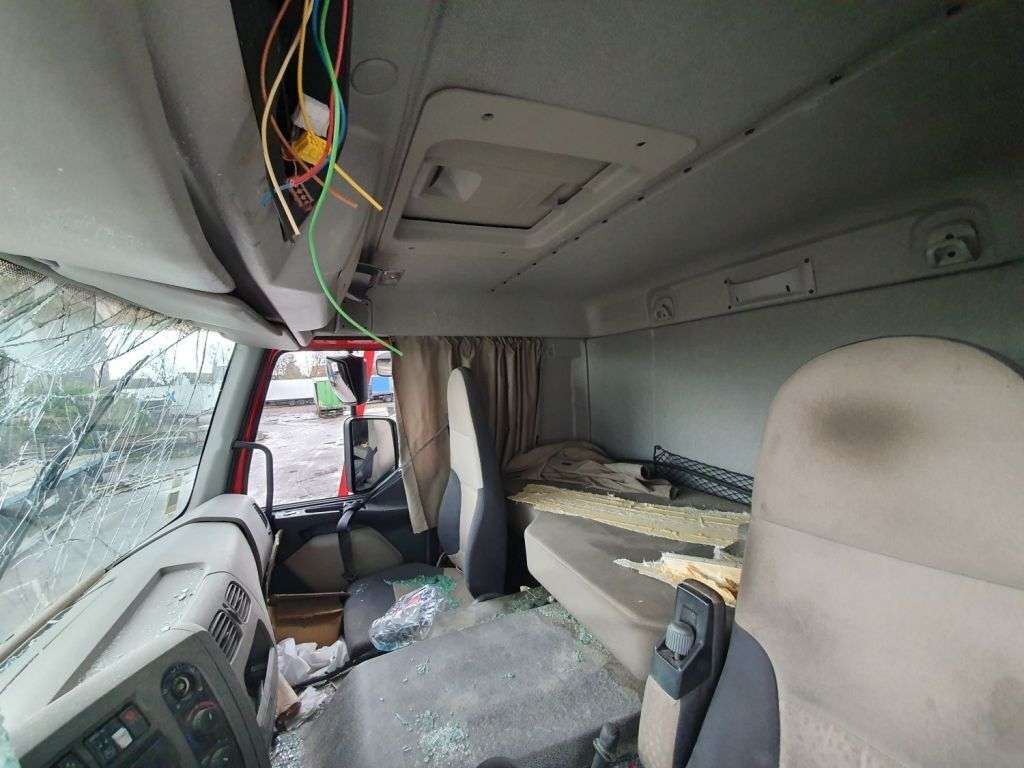 Beschadigde RENAULT Premium 430 DXi chassis vrachtwagen - Photo 10